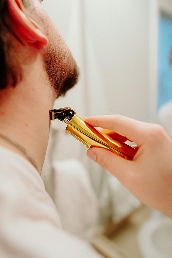 Supreme Trimmer 2-in-1 Crunch Lite Foil Shaver & T-Shaper Trimmer Set | ST5200 Beard Trimmer STF600 Electric Razor | Travel or at Home Hair Cutting Kit | Gold